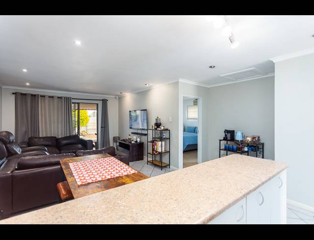 2 BEDROOM HOUSE SOLD IN SONSTRAAL HEIGHTS